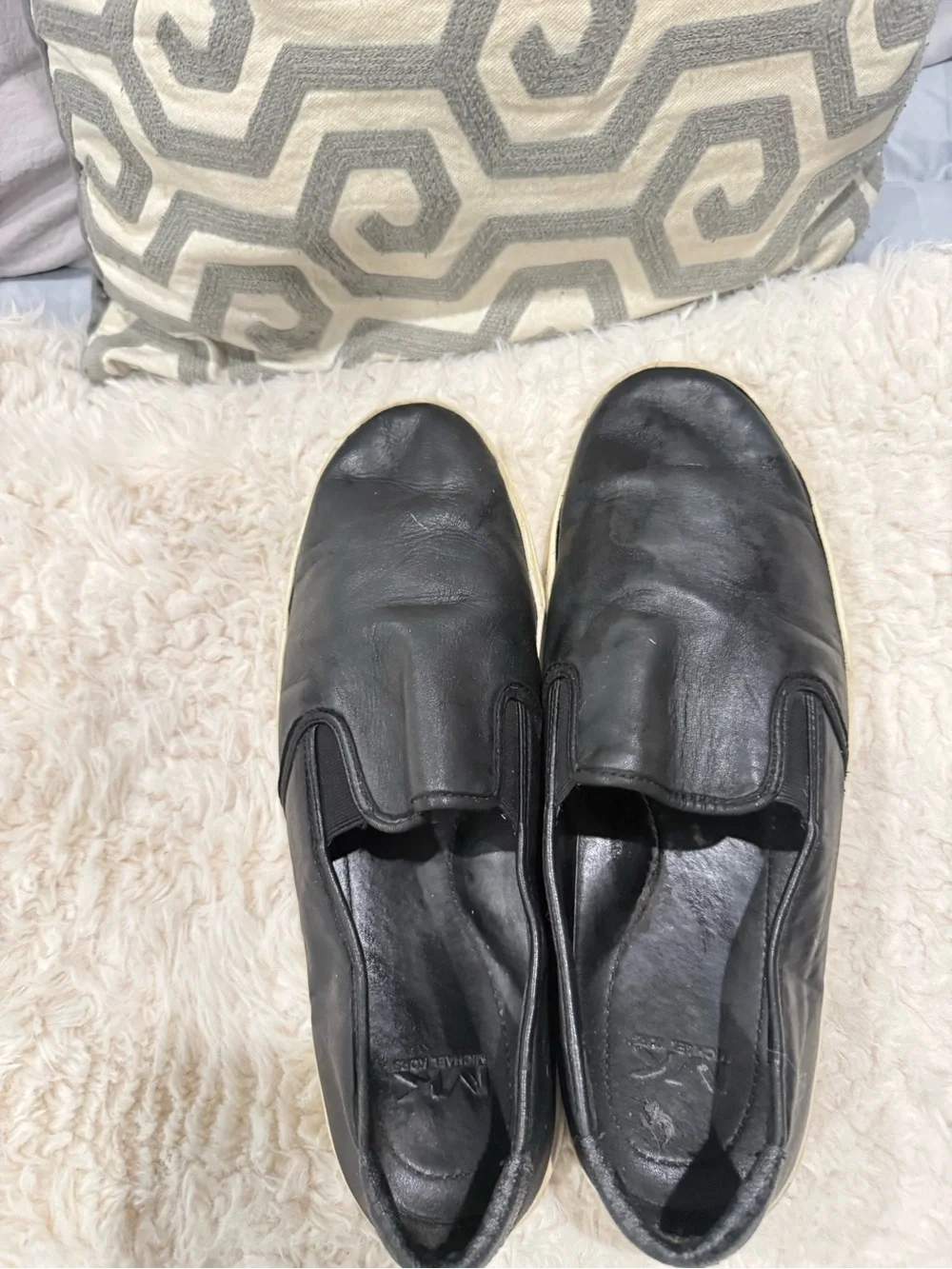 Men's Black Slip-On Leather Sneakers - Casual Comfort